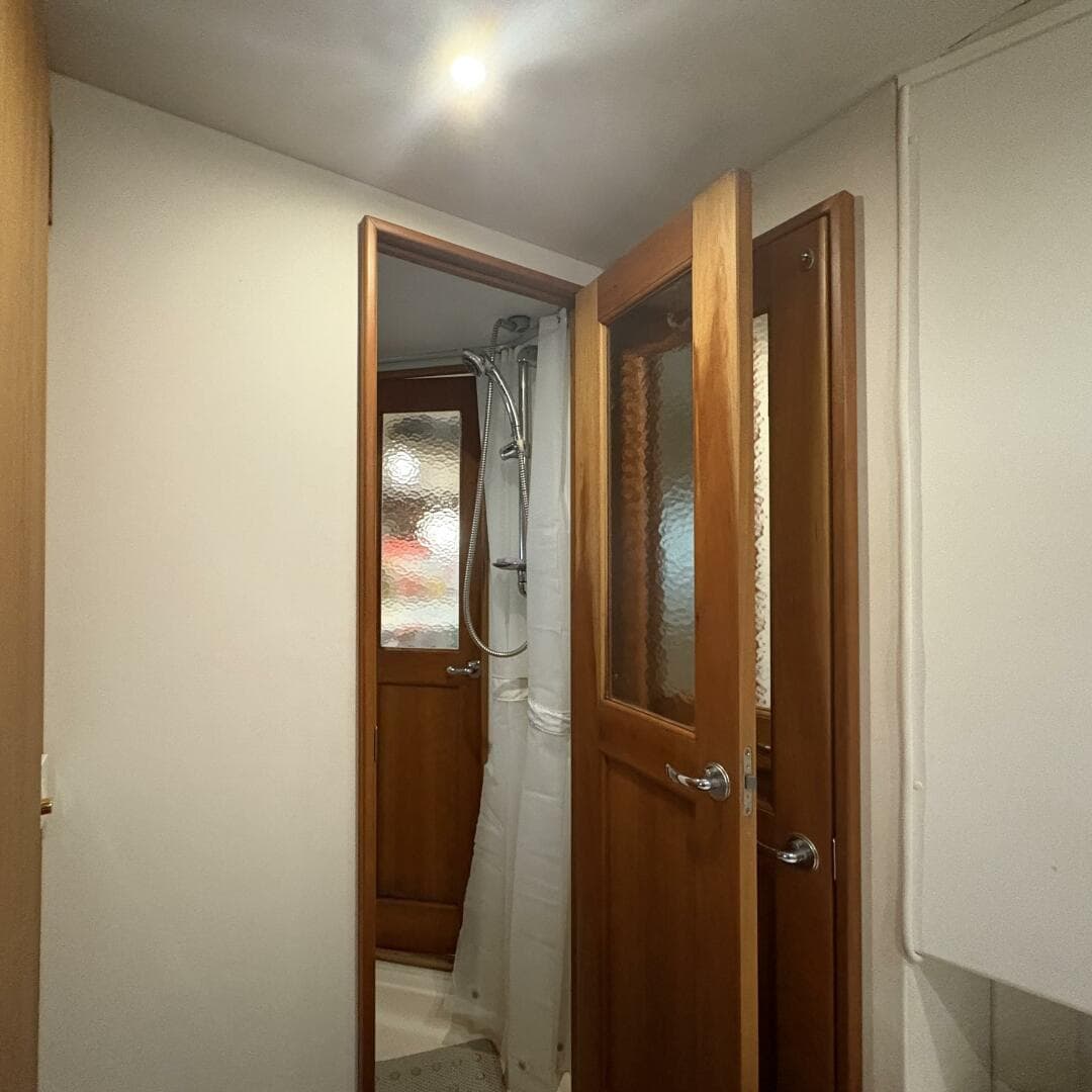 2001 Silverton 42 Convertible — photo 46