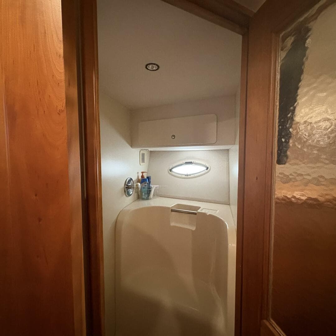 2001 Silverton 42 Convertible — photo 64