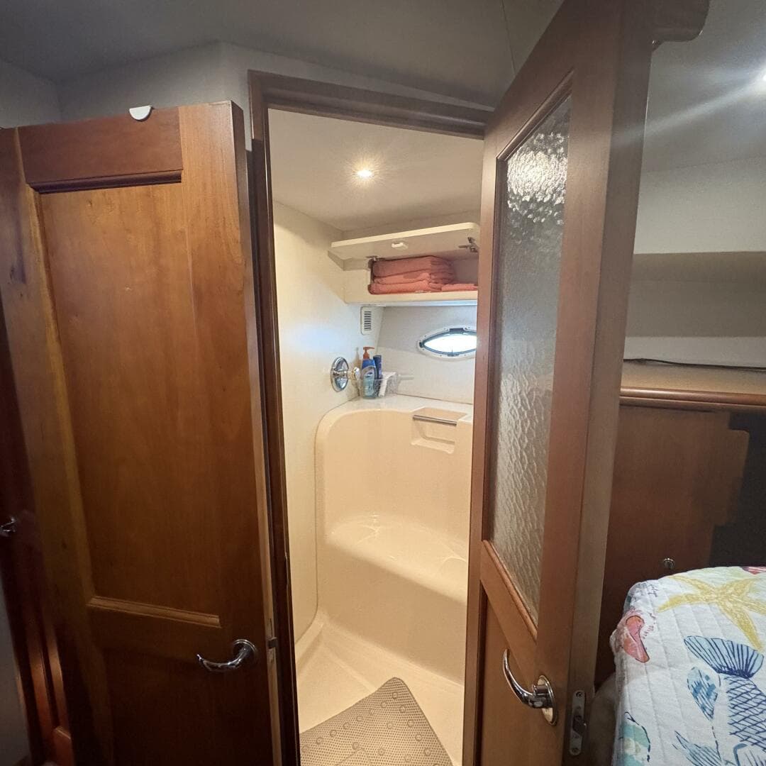 2001 Silverton 42 Convertible — photo 48