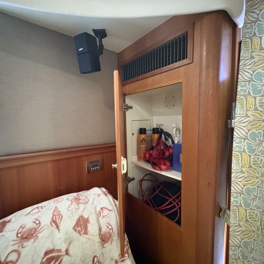 2001 Silverton 42 Convertible — photo 74