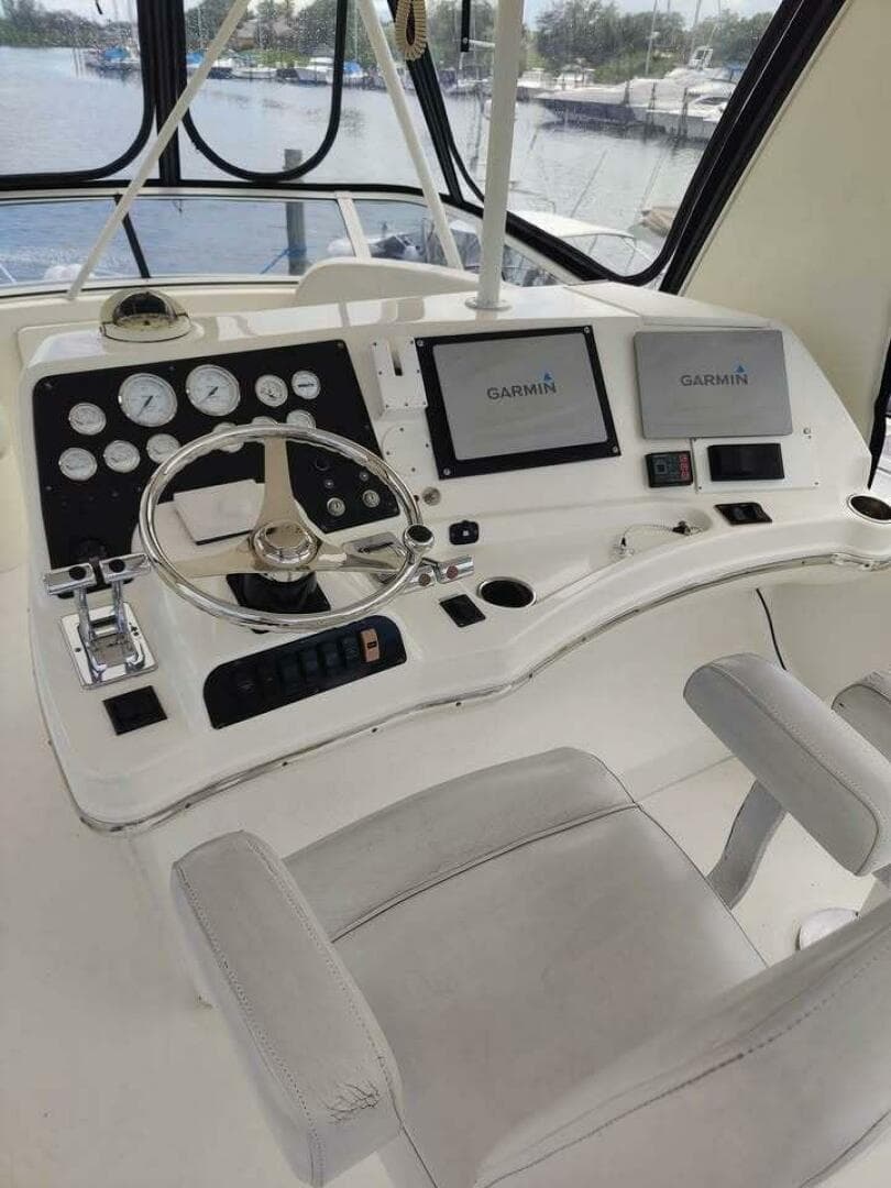 2001 Silverton 42 Convertible — photo 6