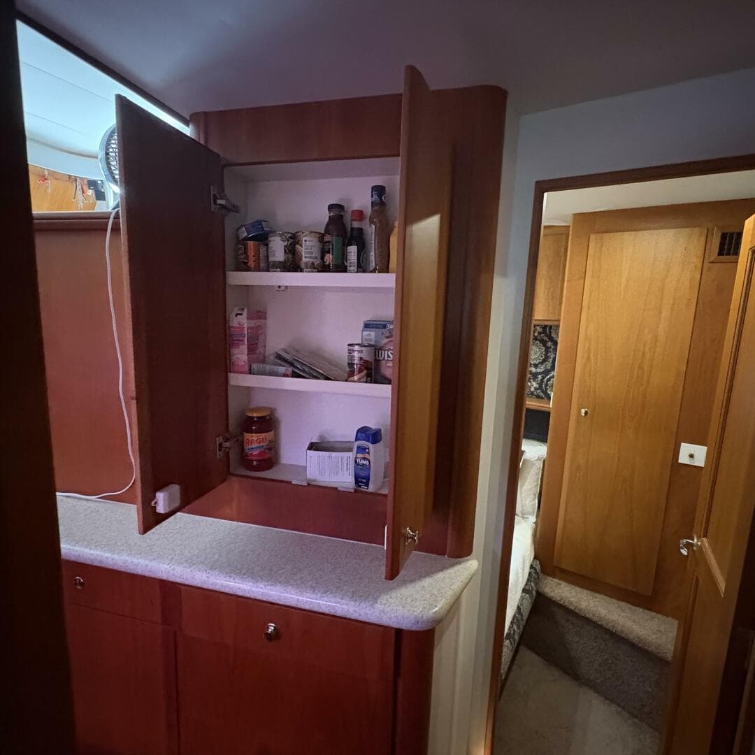 2001 Silverton 42 Convertible — photo 66