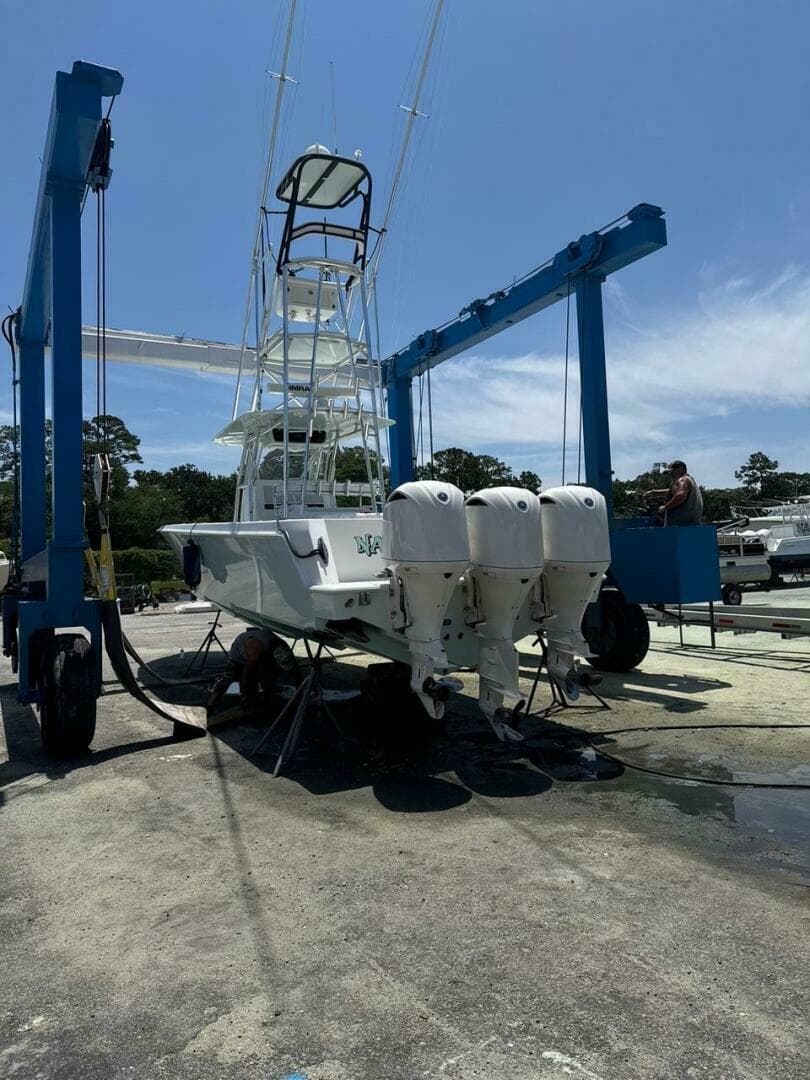 2012 Contender 39 ST — photo 11