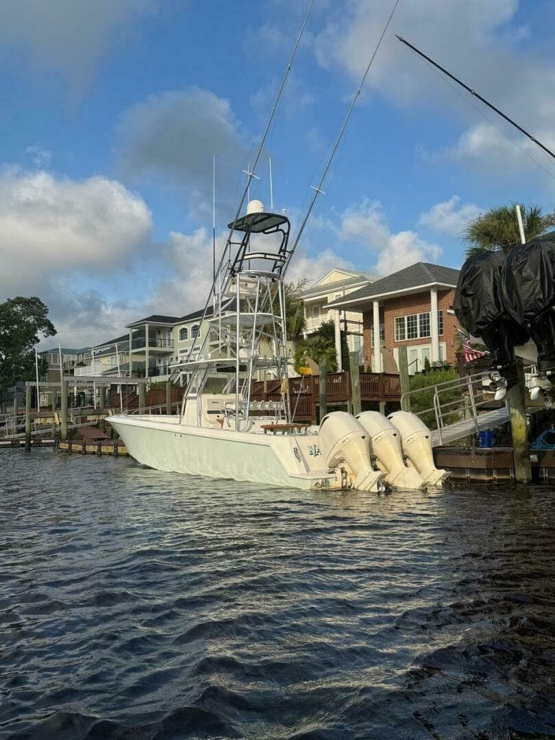 2012 Contender 39 ST — photo 2