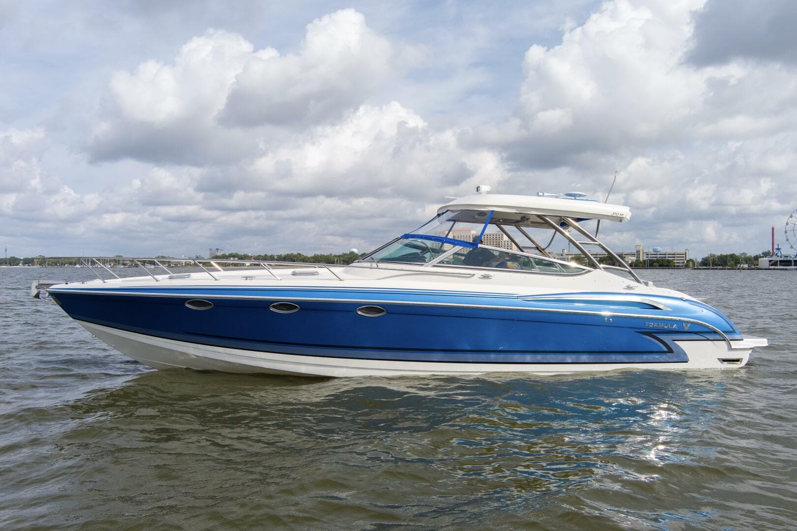 2017 Formula 370 Super Sport — photo 1