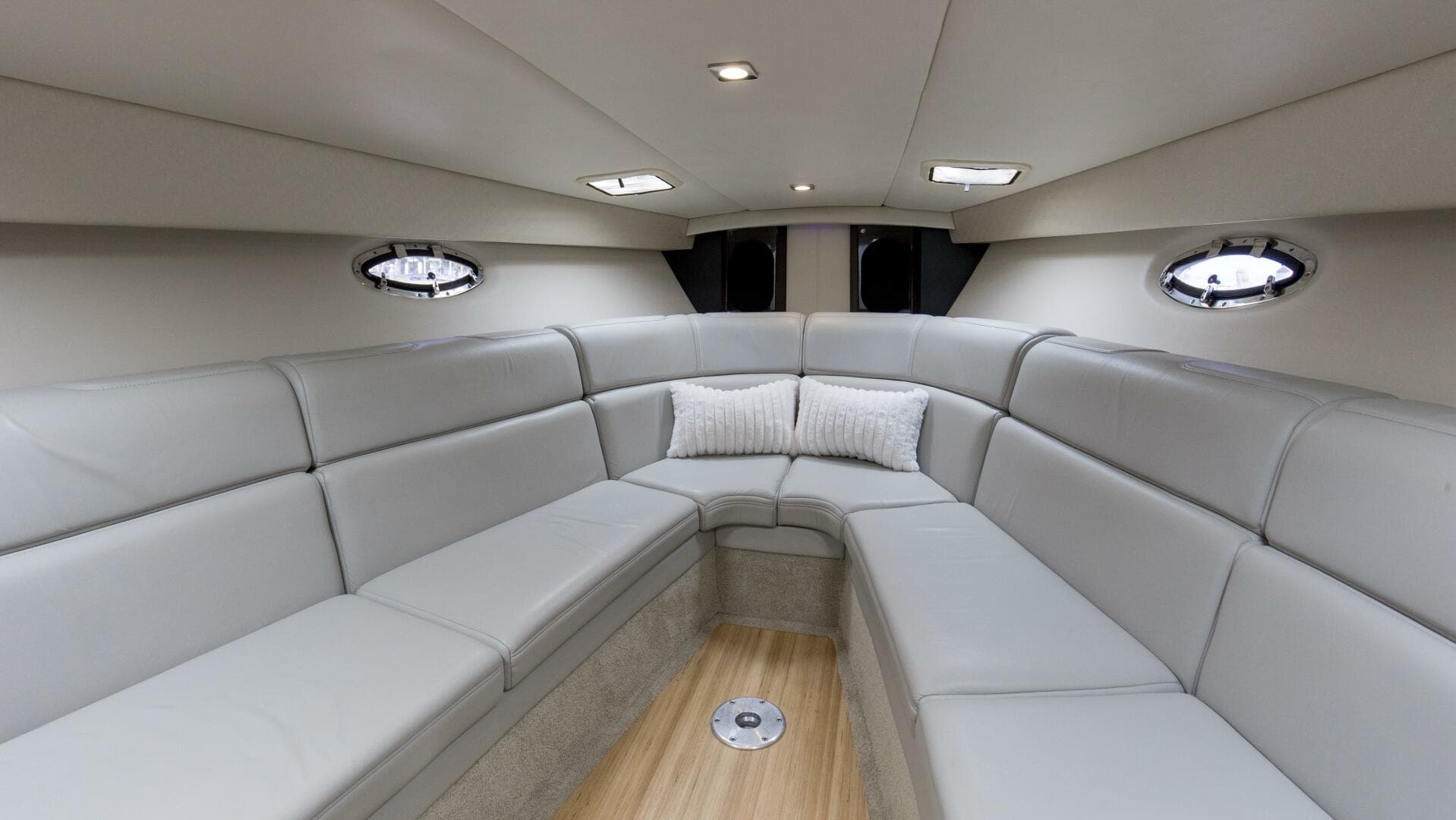 2017 Formula 370 Super Sport — photo 6