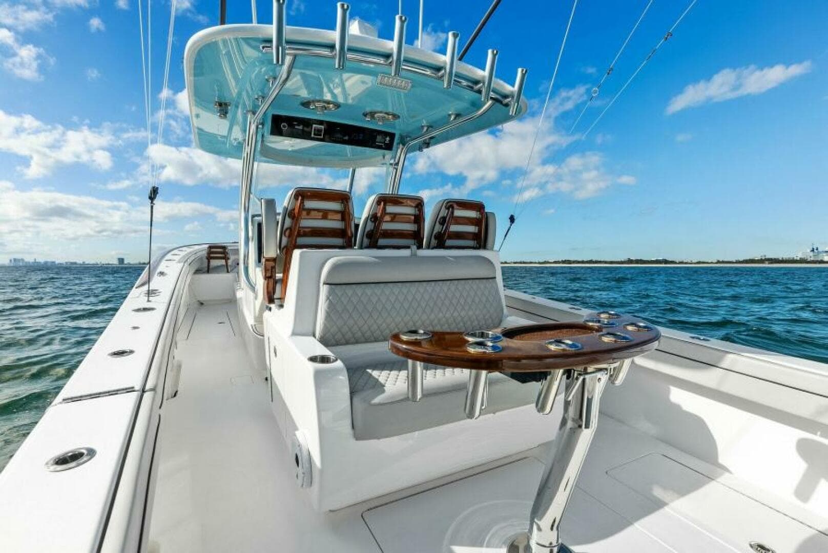 2021 Valhalla Boatworks V-37 — photo 4