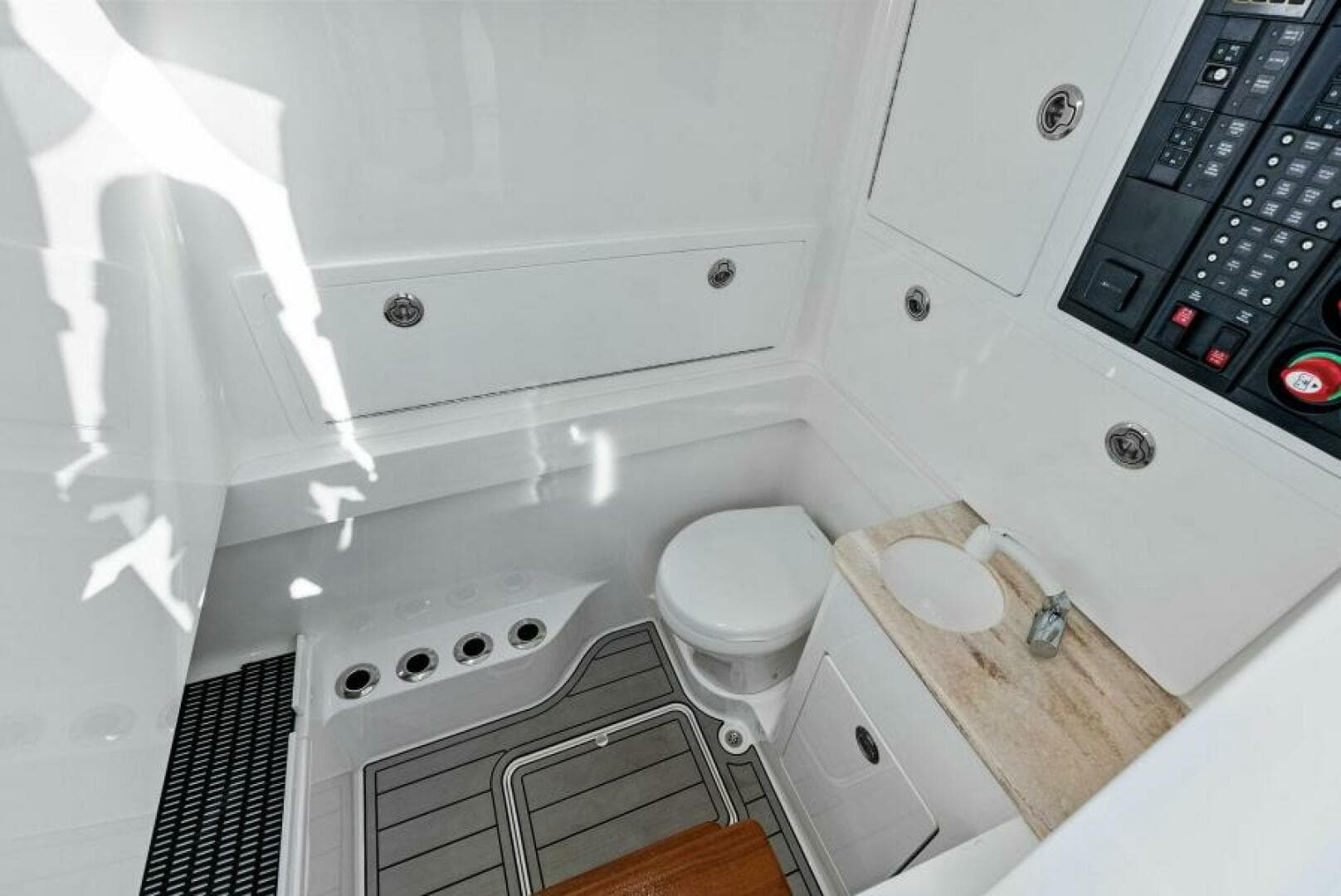 2021 Valhalla Boatworks V-37 — photo 14