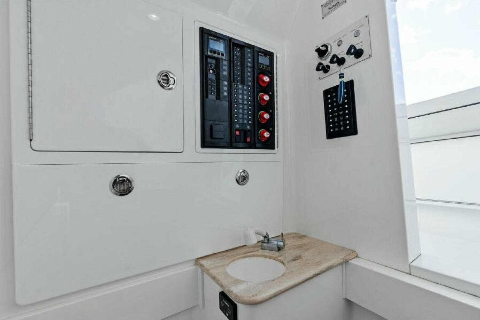 2021 Valhalla Boatworks V-37 — photo 16