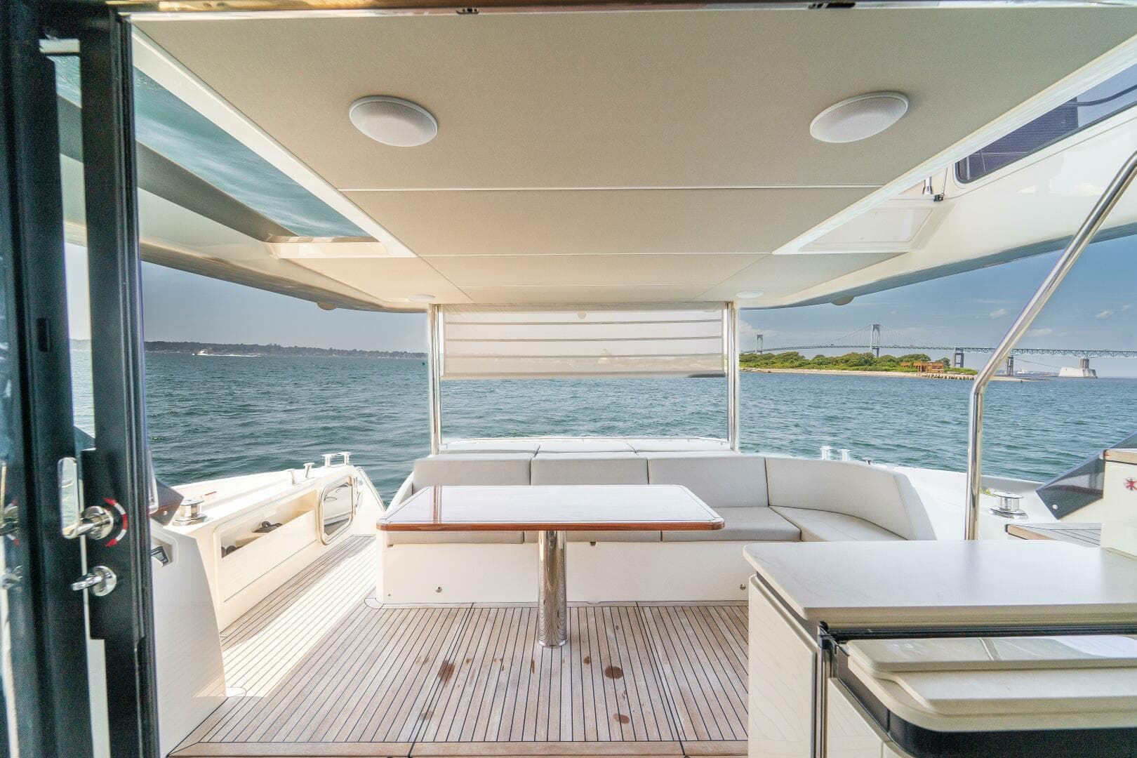 2023 Absolute 62 Fly — photo 17