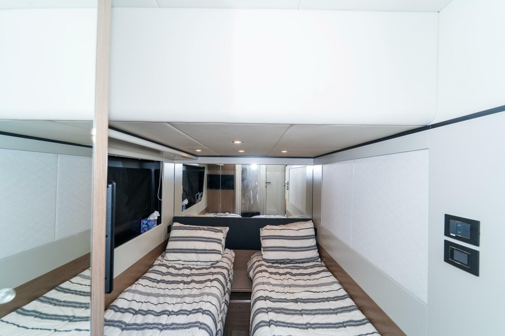 2023 Absolute 62 Fly — photo 41