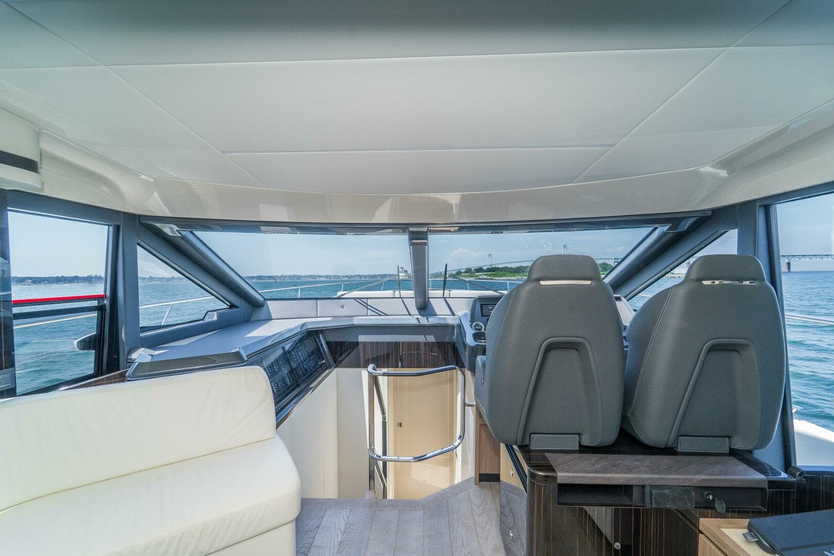 2023 Absolute 62 Fly — photo 32