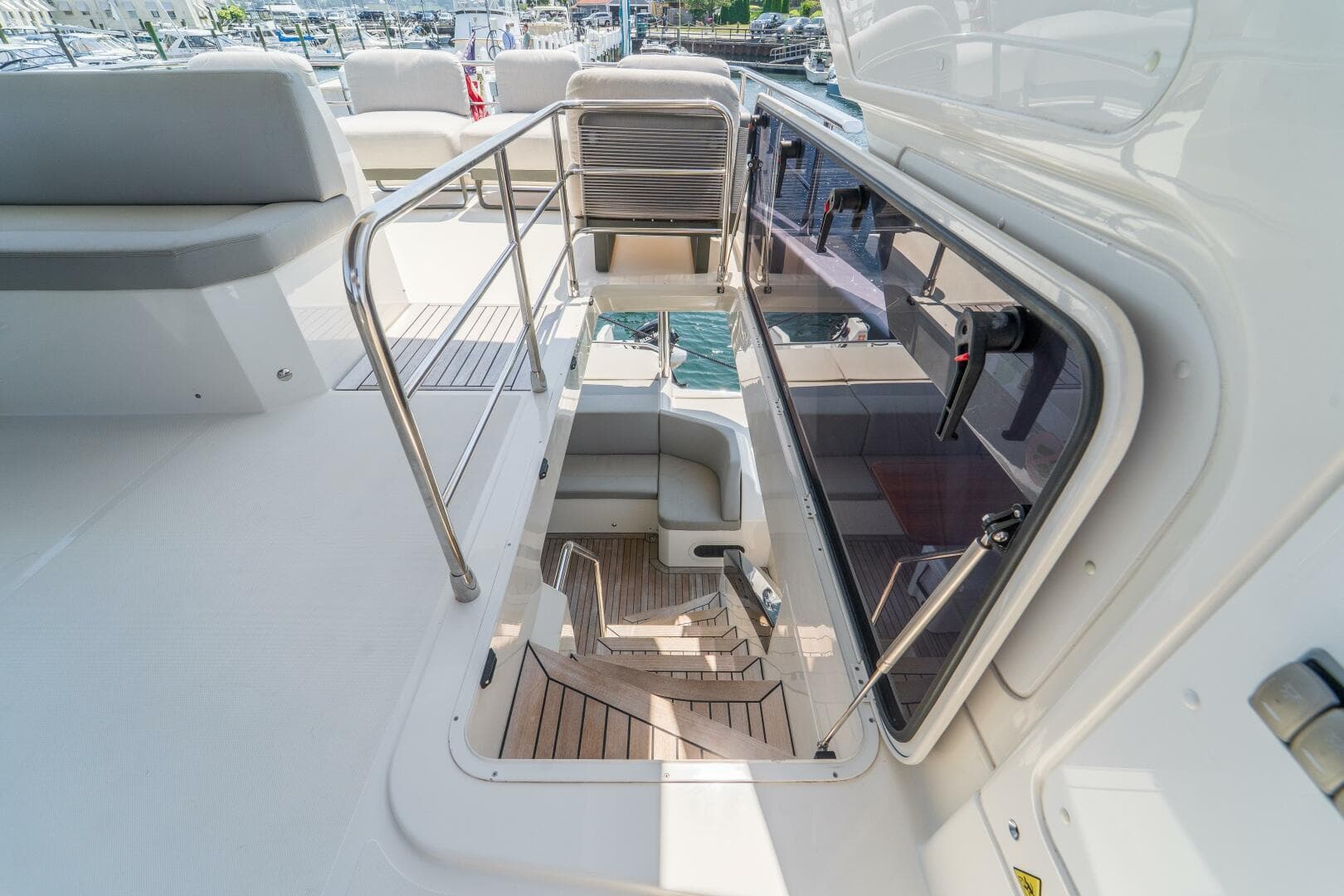 2023 Absolute 62 Fly — photo 18