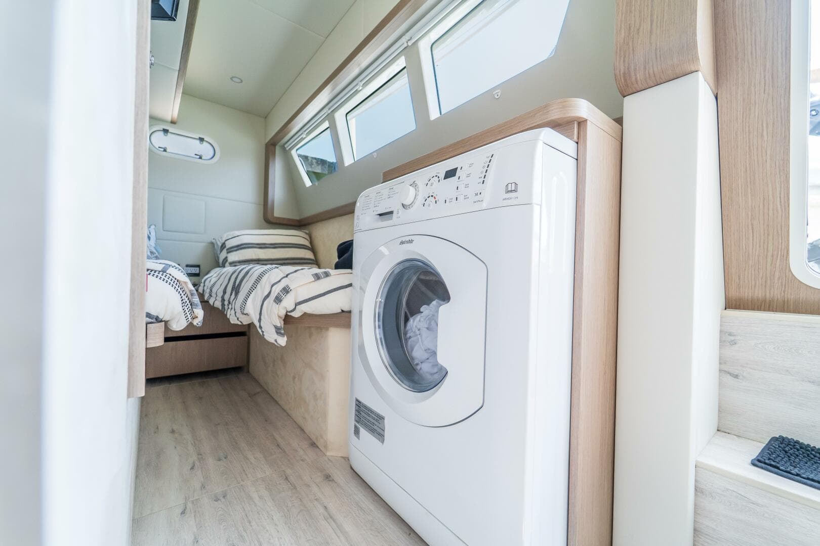 2023 Absolute 62 Fly — photo 39