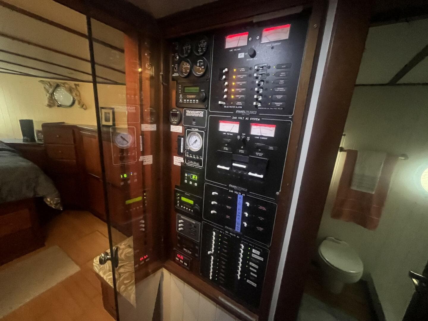 2001 Great Harbour 47 — photo 55