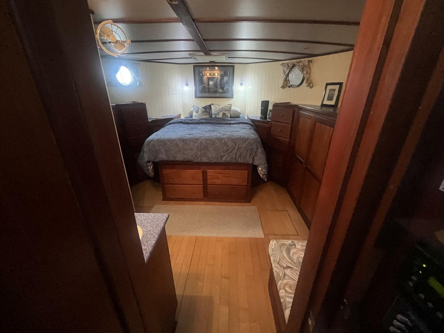 2001 Great Harbour 47 — photo 63