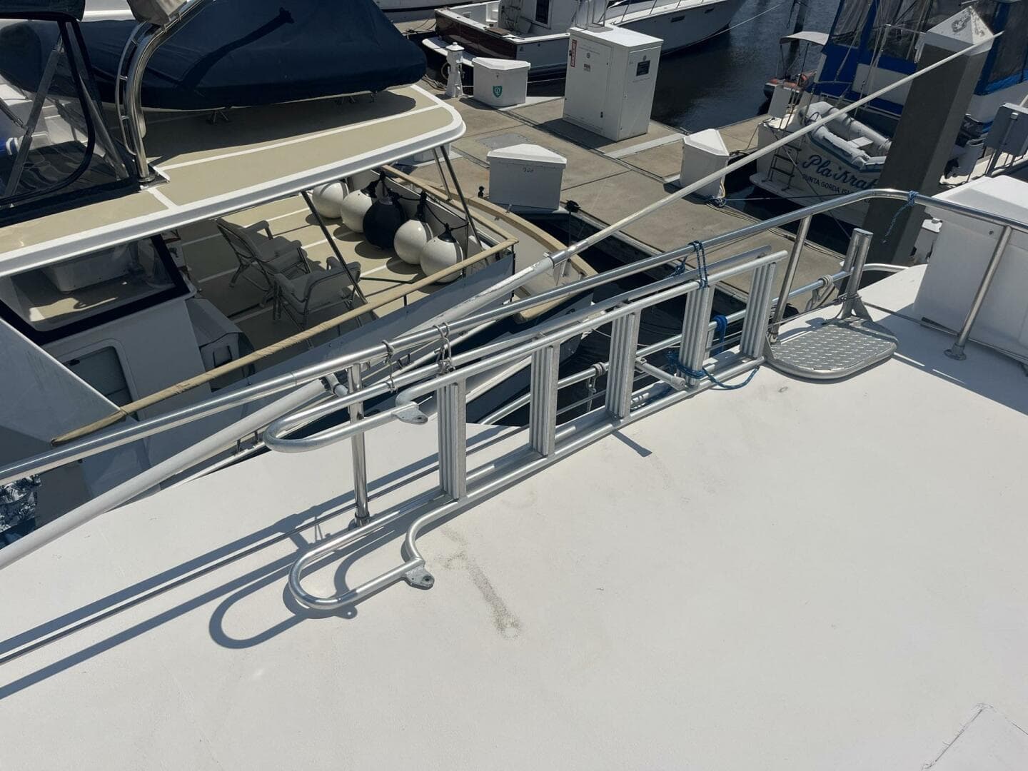 2001 Great Harbour 47 — photo 21