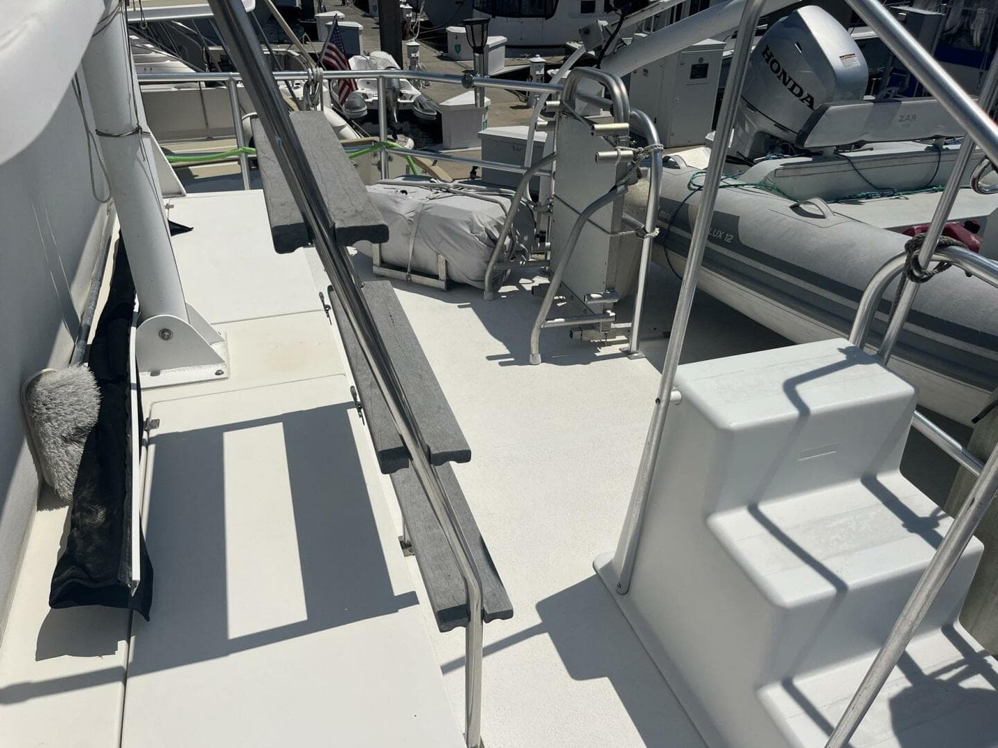 2001 Great Harbour 47 — photo 33