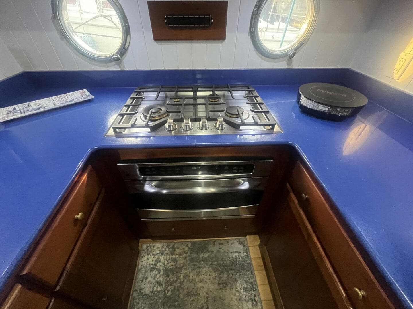 2001 Great Harbour 47 — photo 44