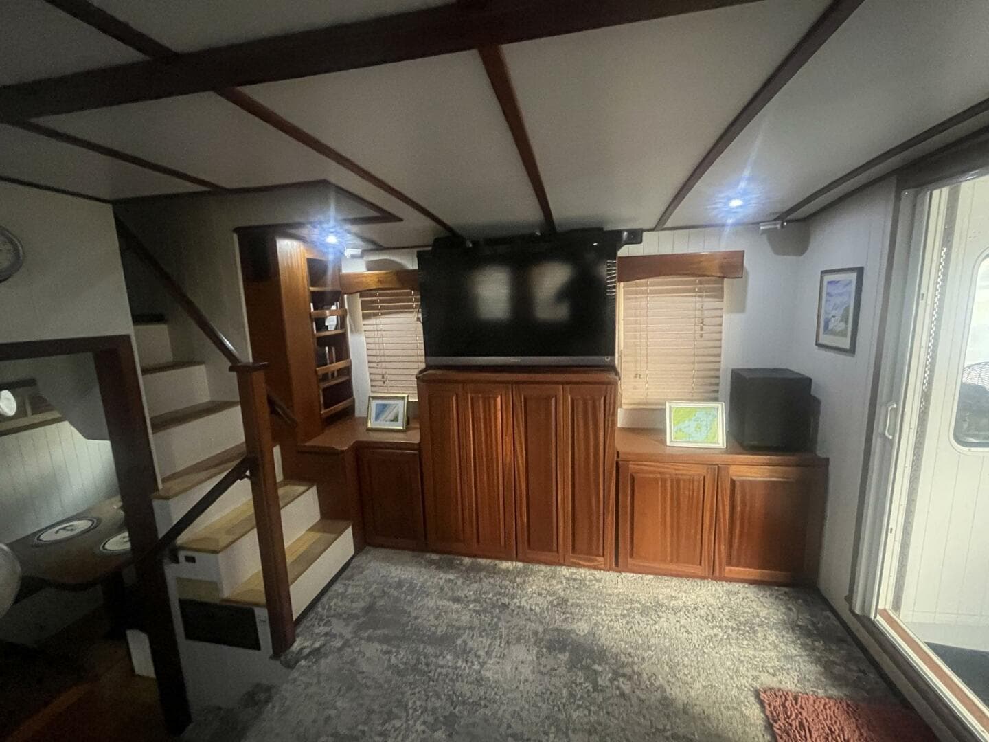 2001 Great Harbour 47 — photo 38