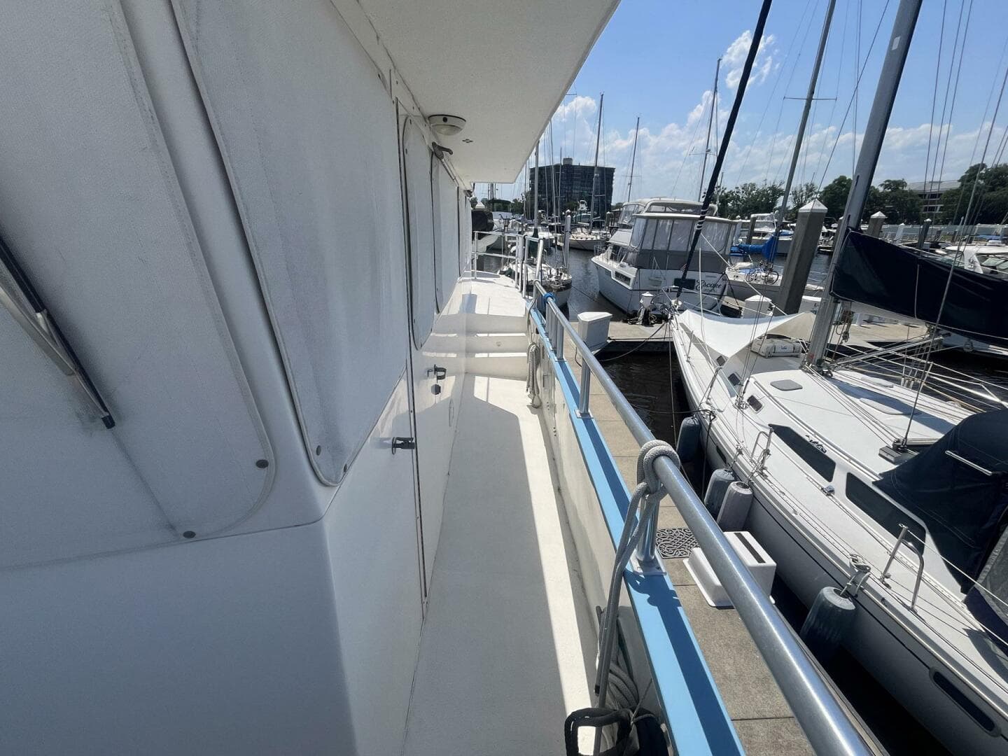 2001 Great Harbour 47 — photo 15