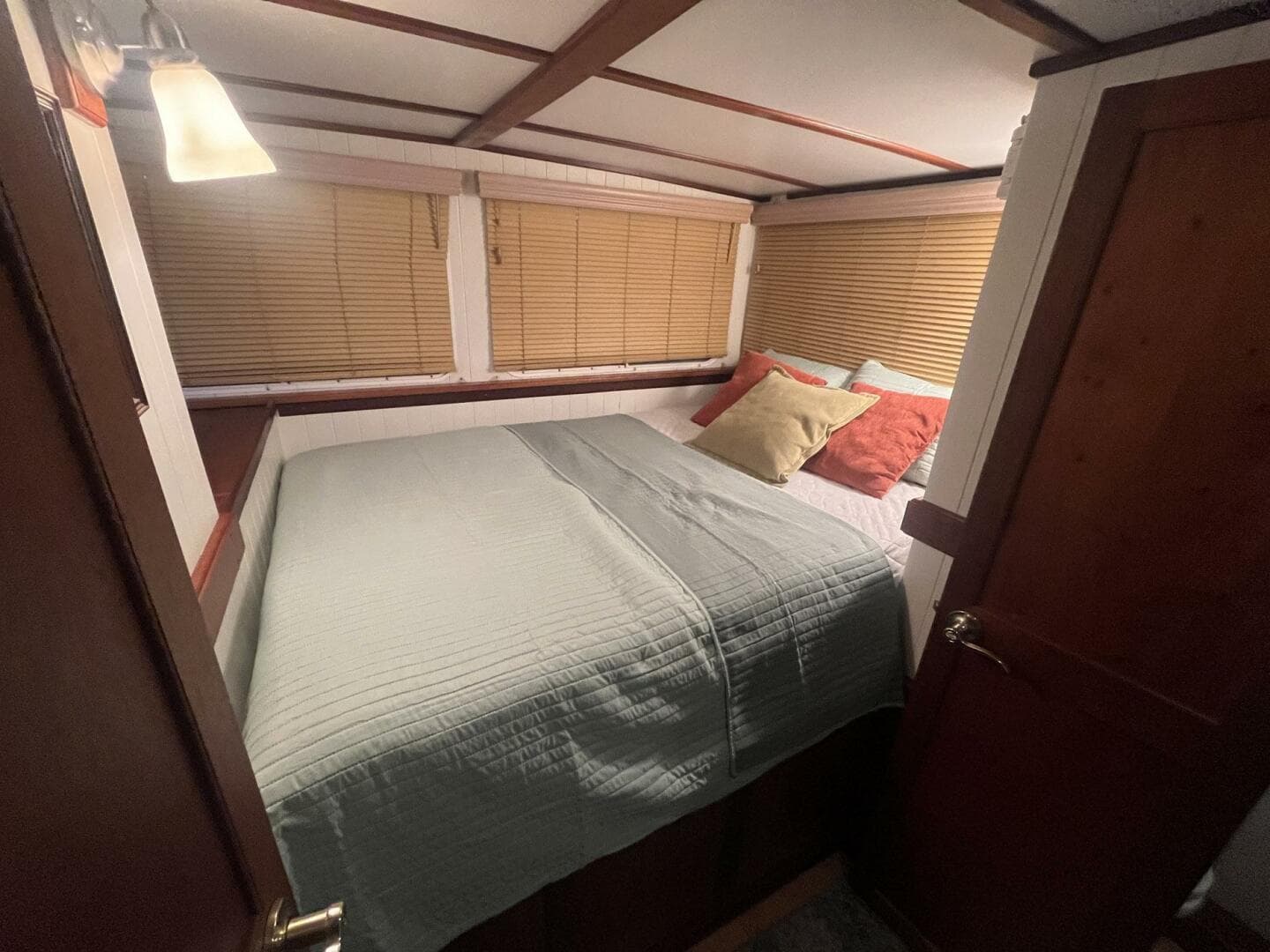 2001 Great Harbour 47 — photo 78