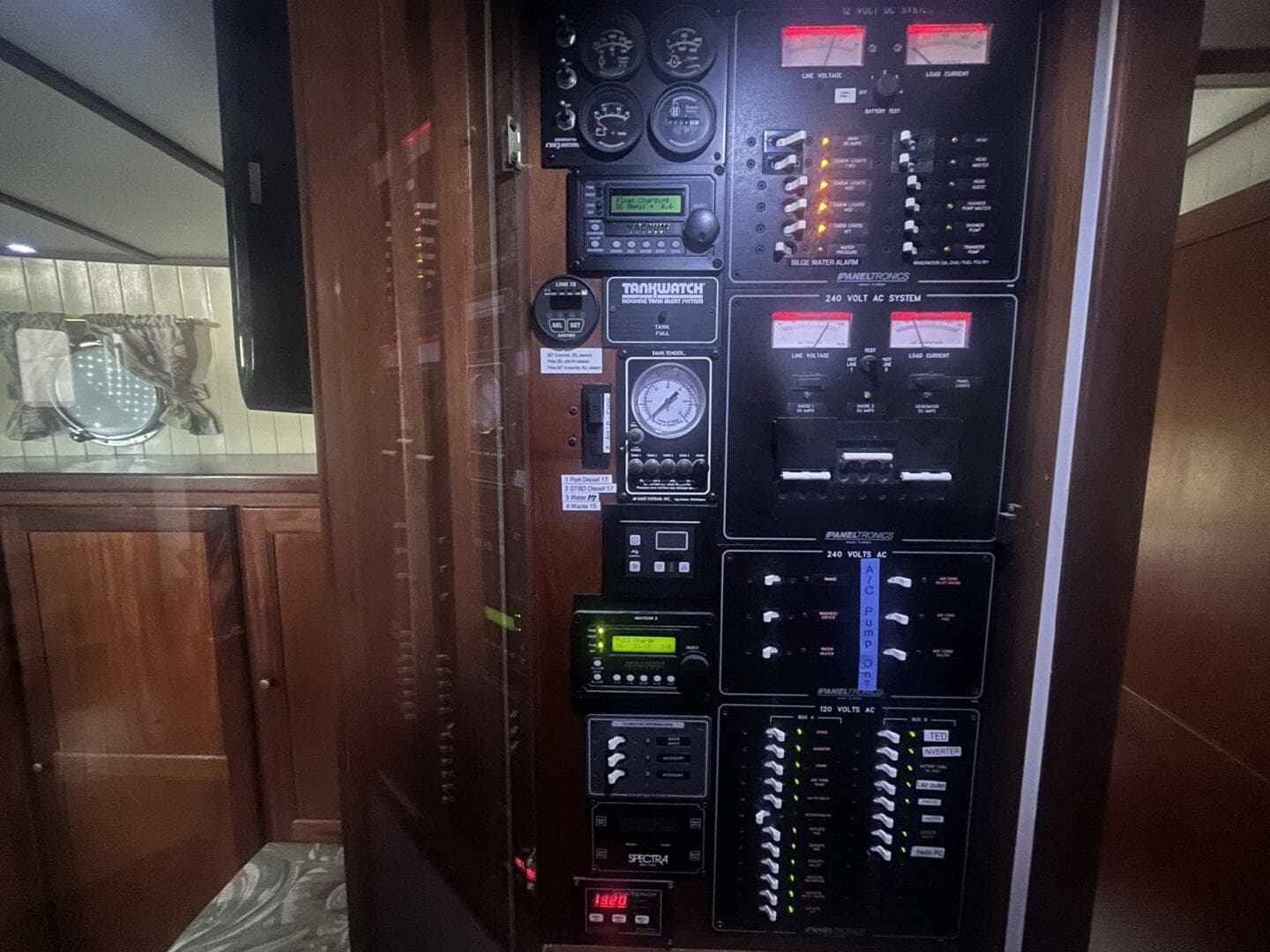 2001 Great Harbour 47 — photo 122