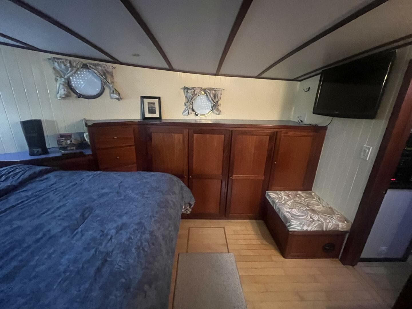 2001 Great Harbour 47 — photo 66