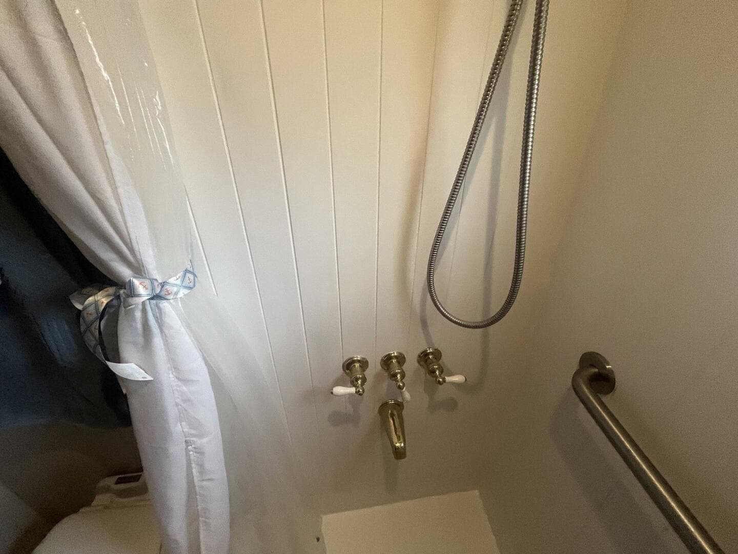 2001 Great Harbour 47 — photo 76