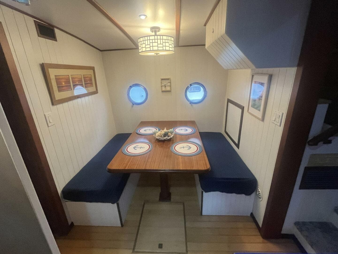 2001 Great Harbour 47 — photo 49