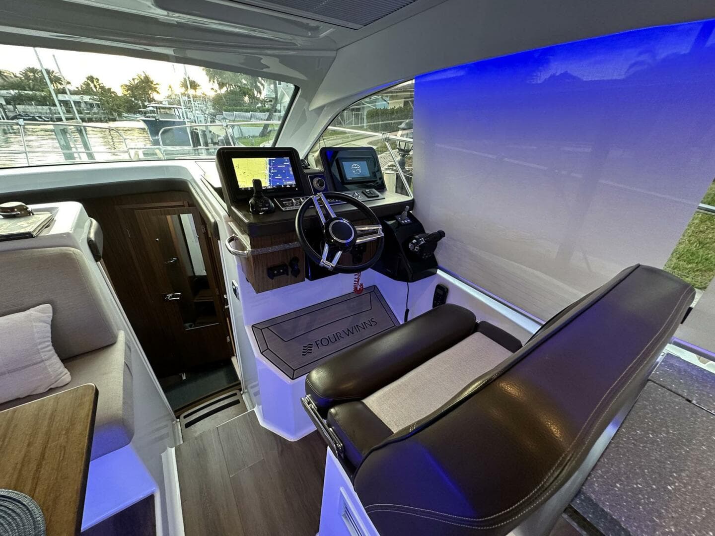 2020 Four Winns Vista 355 Coupe — photo 26