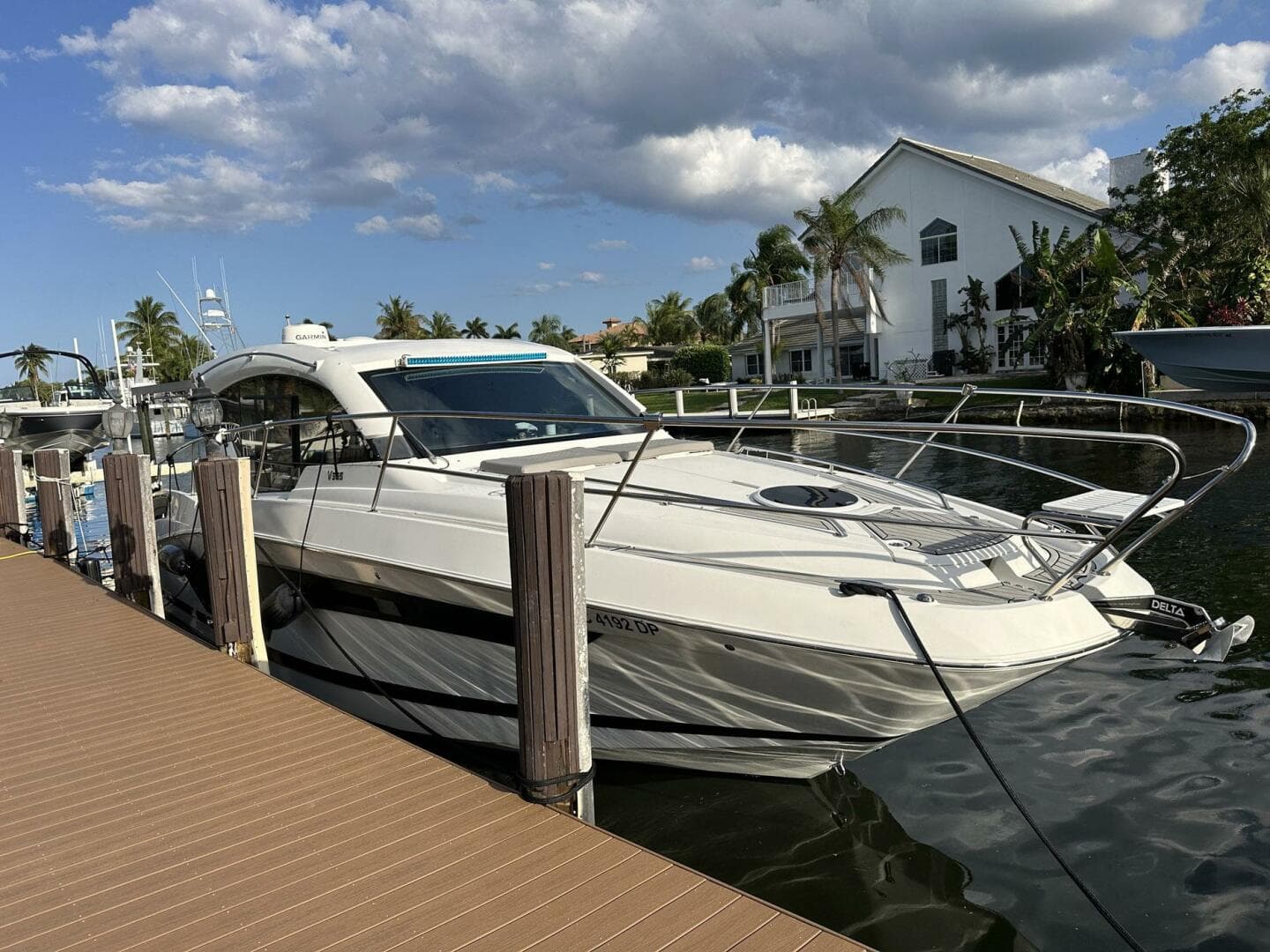 2020 Four Winns Vista 355 Coupe — photo 2