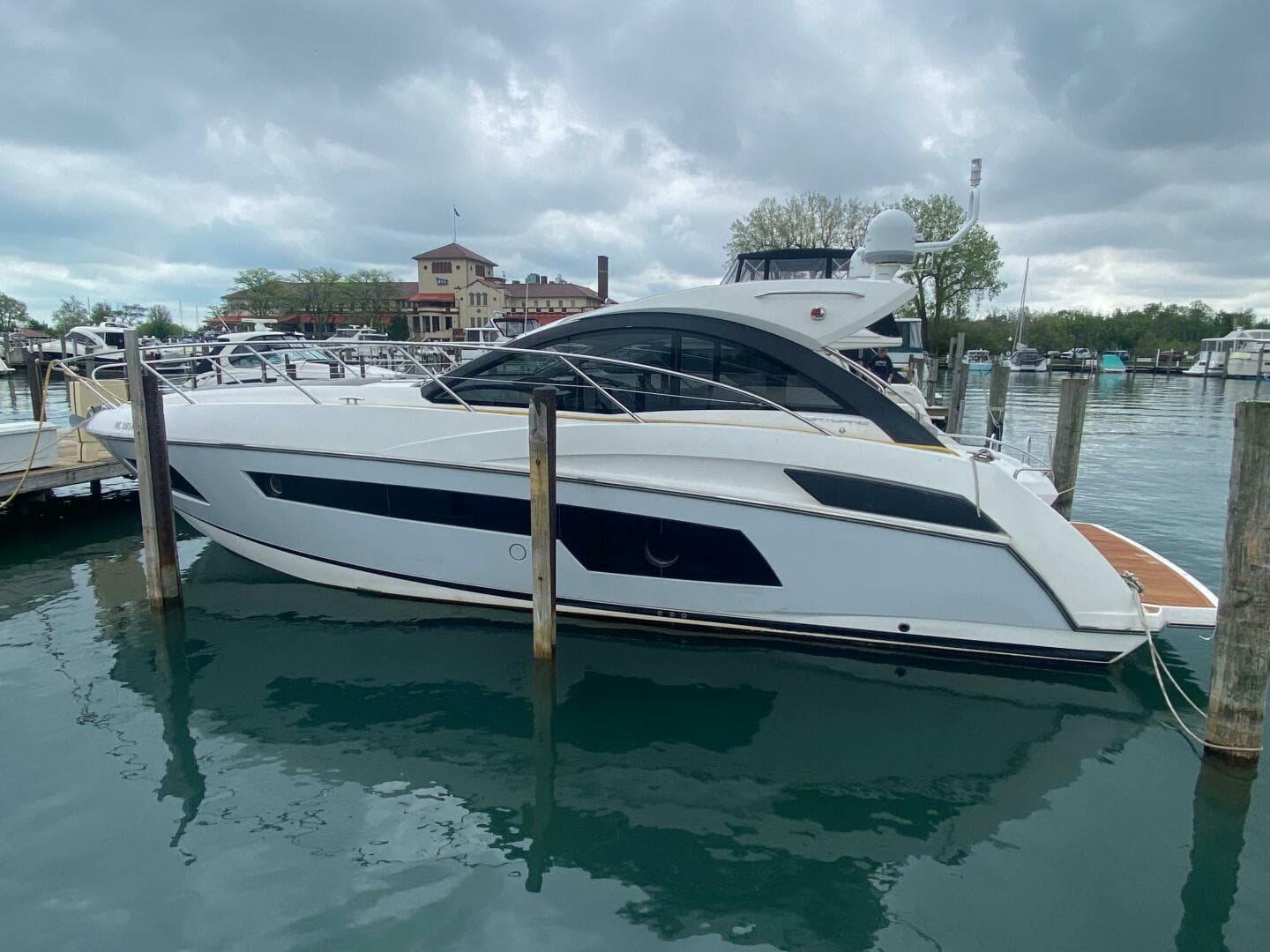 2013 Sunseeker 40 Portofino — photo 1