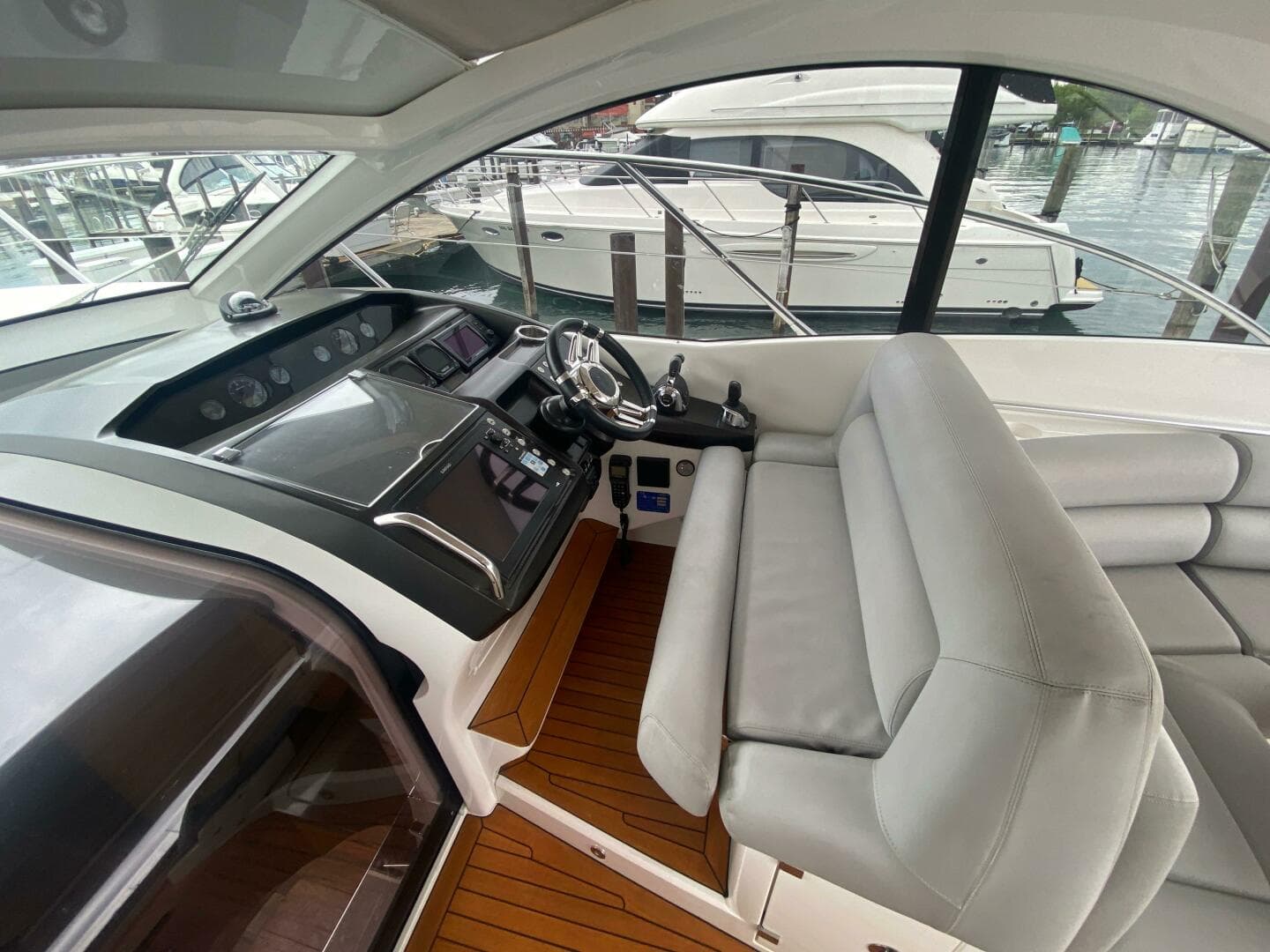 2013 Sunseeker 40 Portofino — photo 16