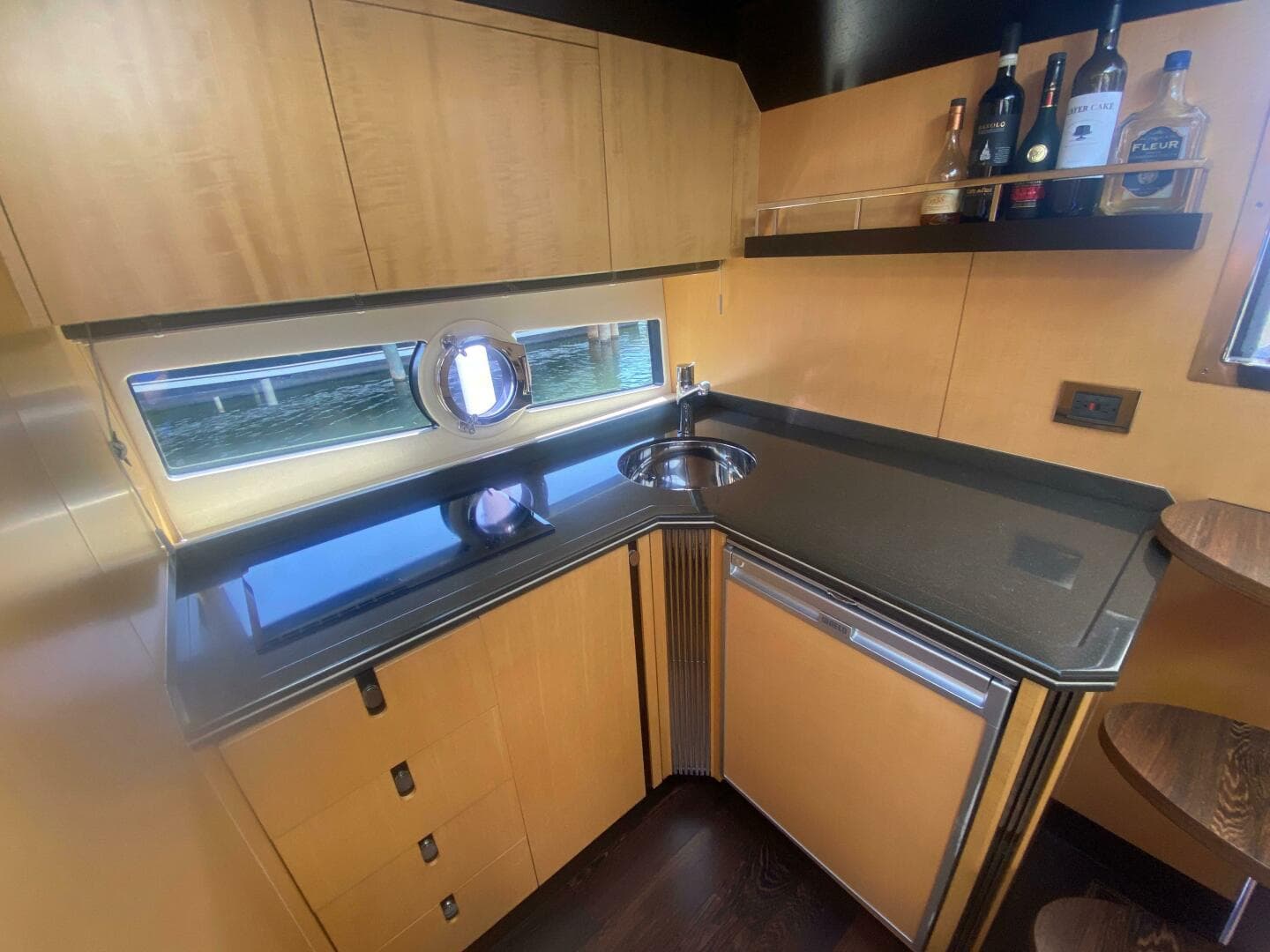 2013 Sunseeker 40 Portofino — photo 30