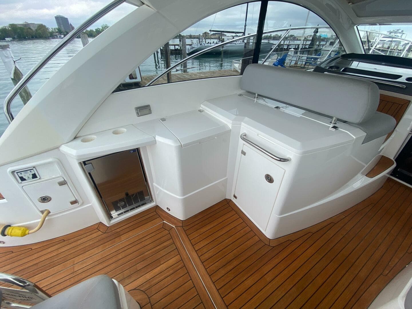 2013 Sunseeker 40 Portofino — photo 12