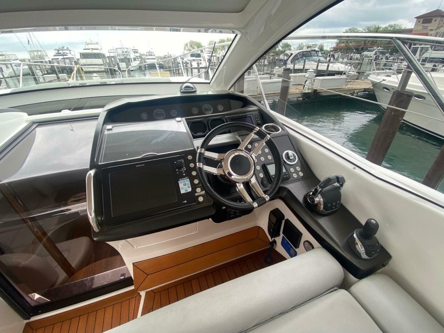 2013 Sunseeker 40 Portofino — photo 20