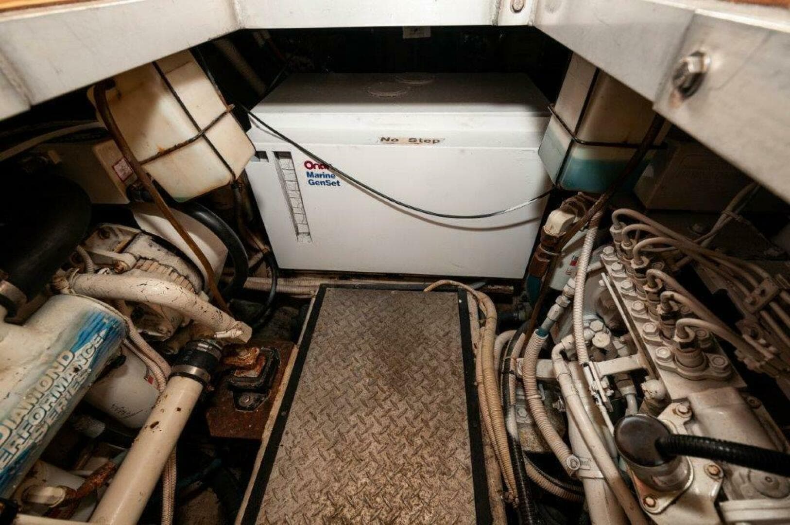 2002 Carver 444 Cockpit — photo 27