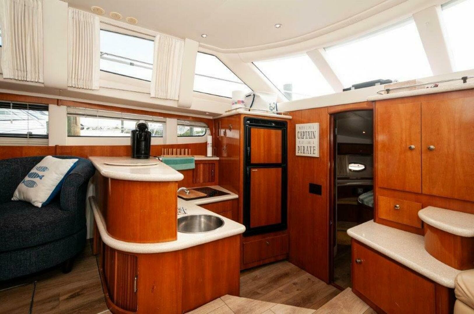 2002 Carver 444 Cockpit — photo 6