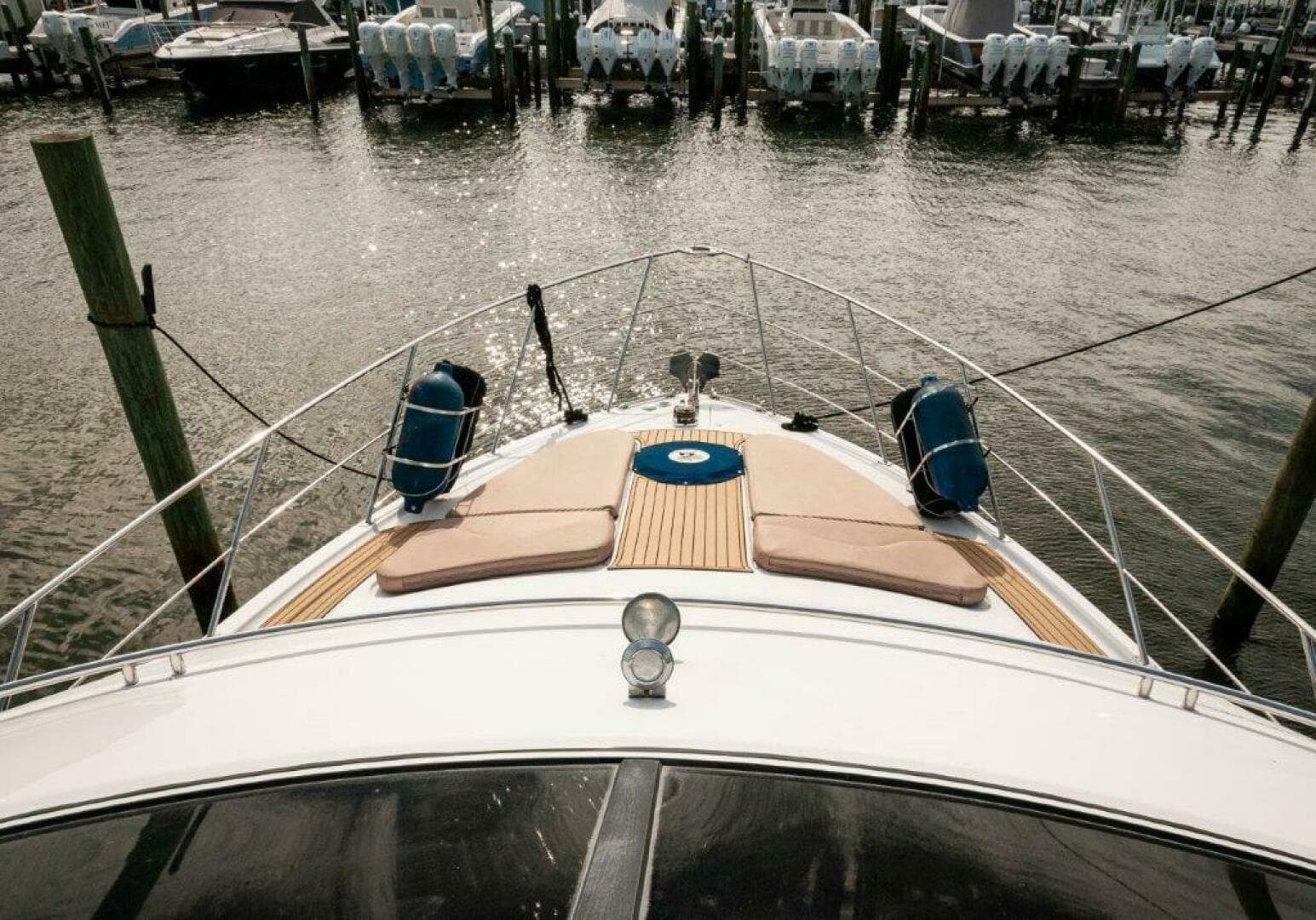 2002 Carver 444 Cockpit — photo 5