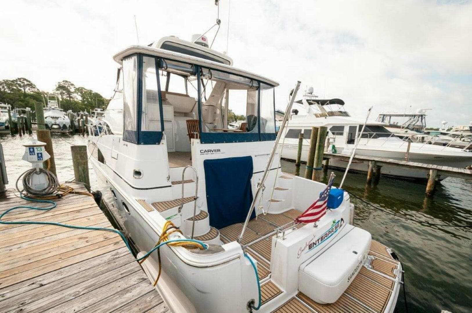 2002 Carver 444 Cockpit — photo 14