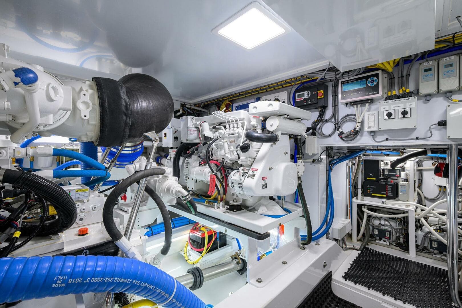 2004 Rybovich — photo 40