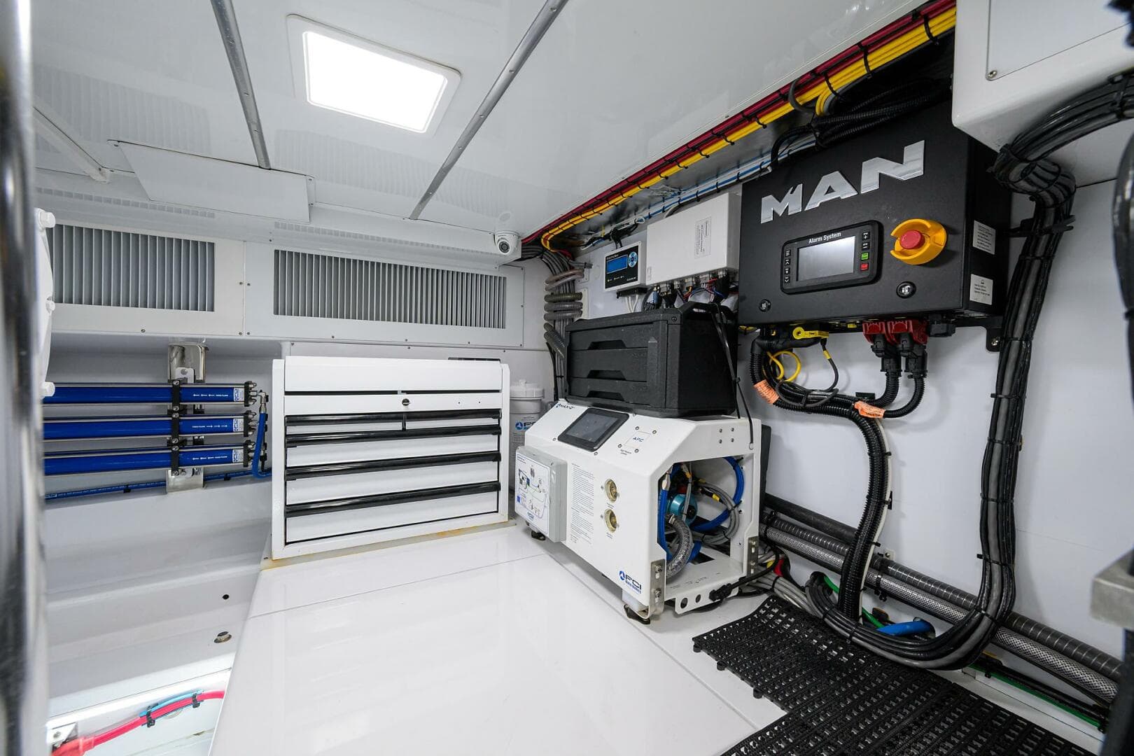 2004 Rybovich — photo 49