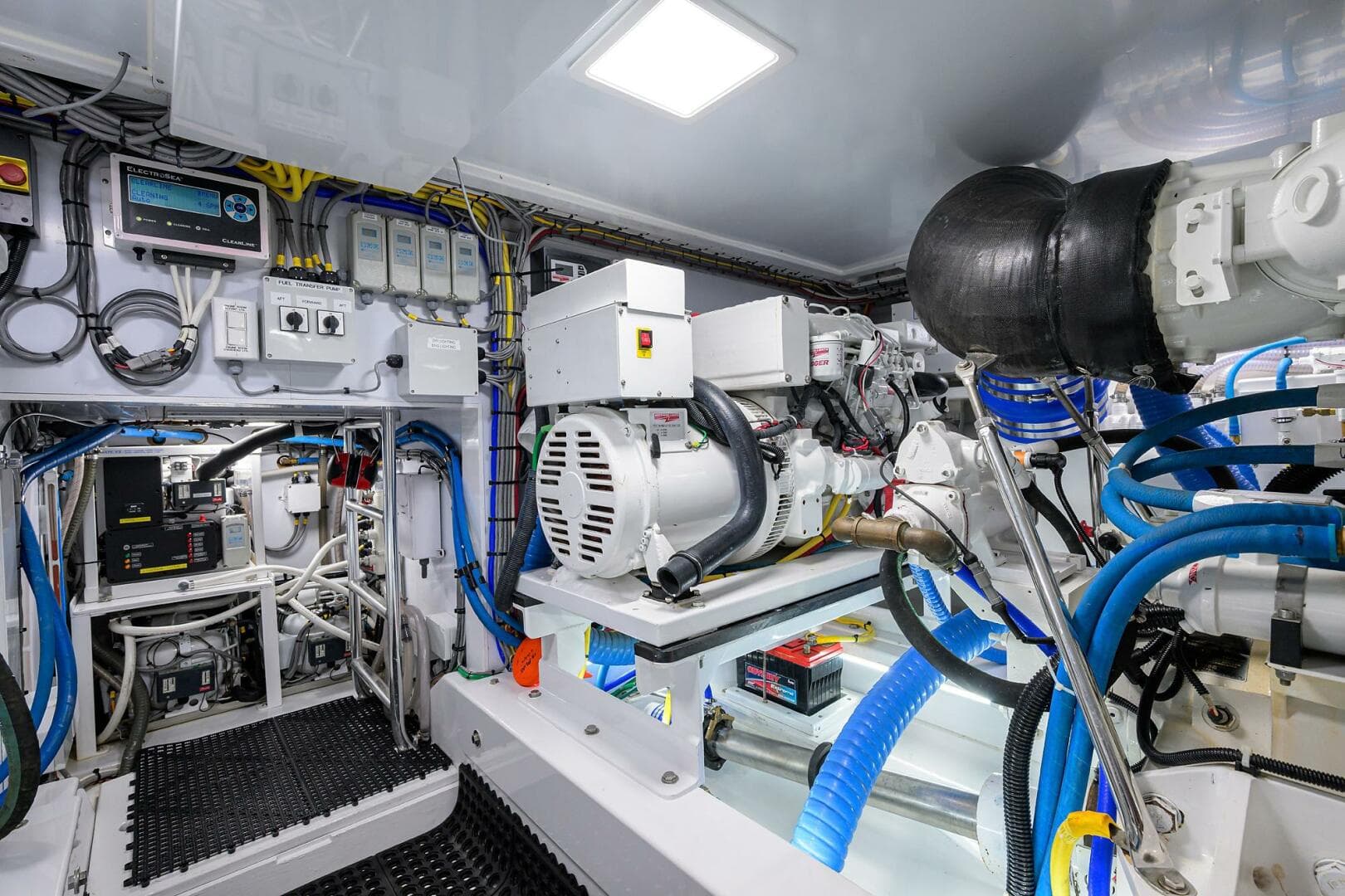 2004 Rybovich — photo 43