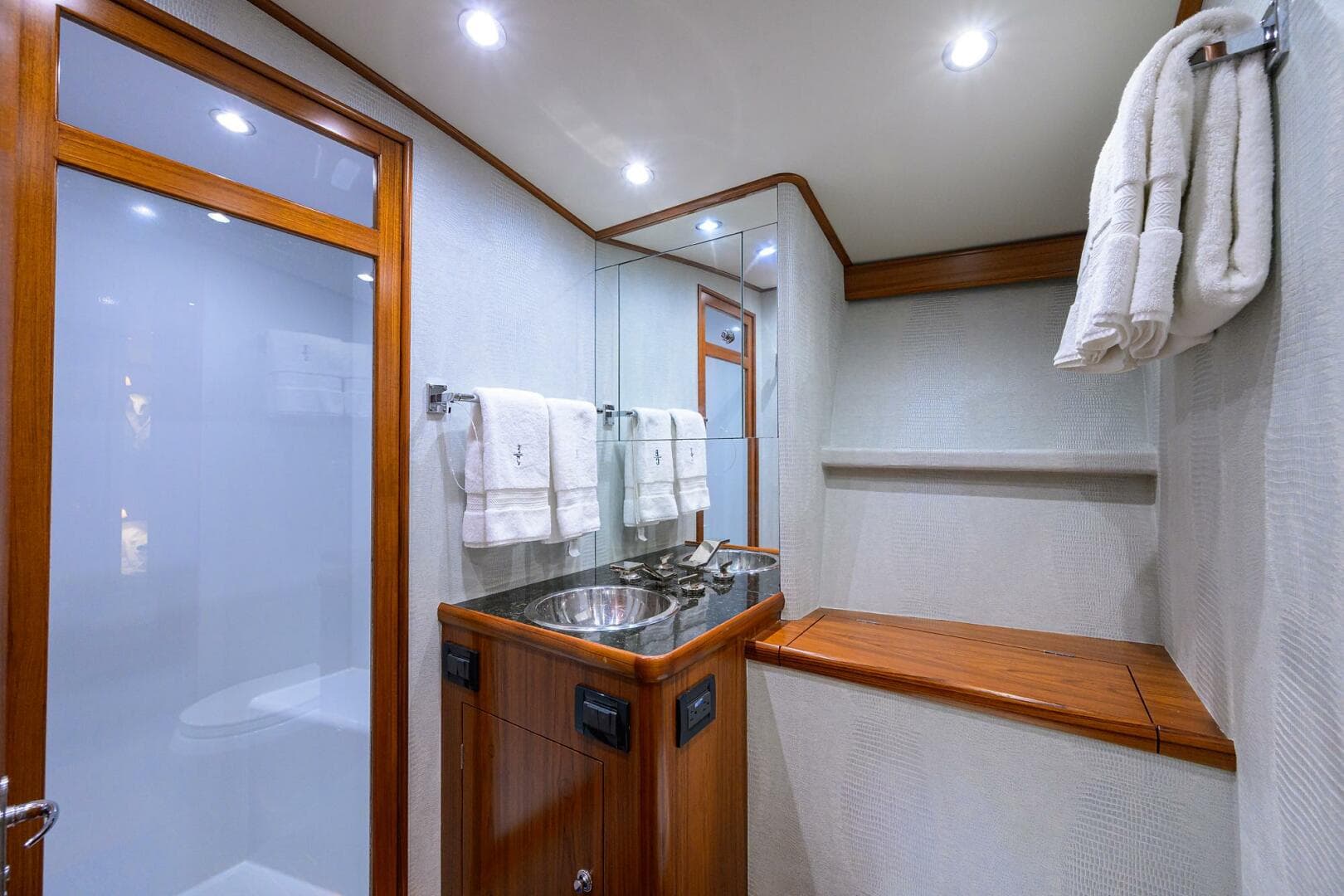 2004 Rybovich — photo 18