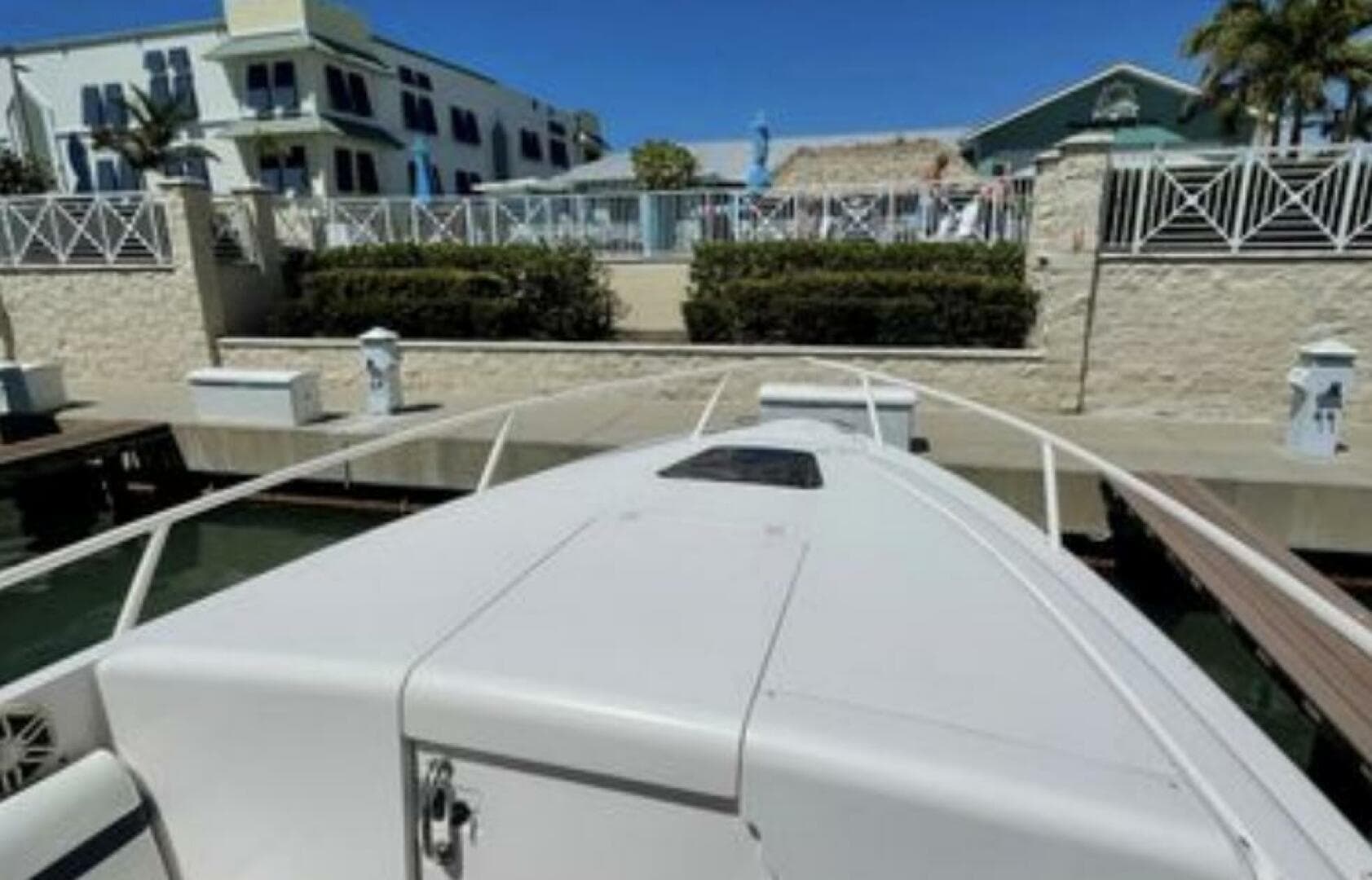 2008 Intrepid 323 Cuddy — photo 5