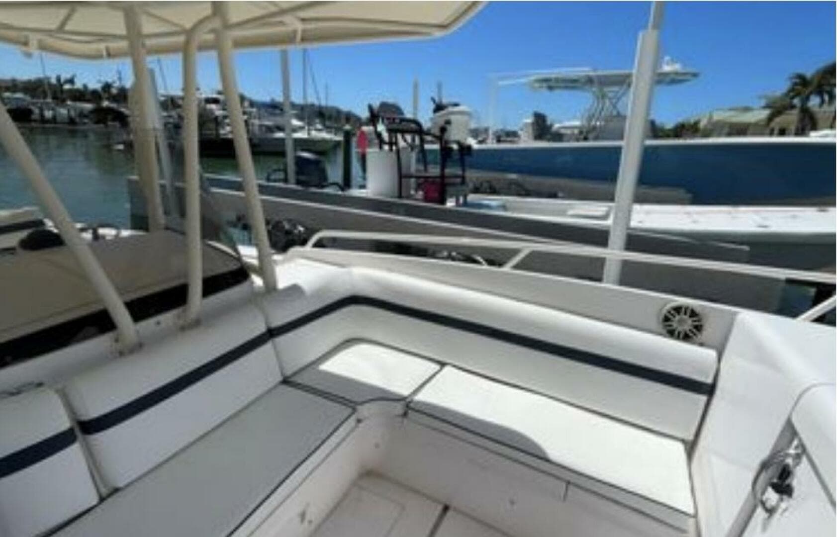 2008 Intrepid 323 Cuddy — photo 3