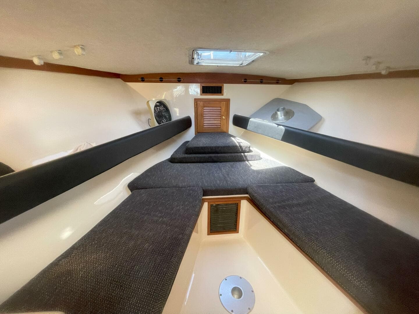 2002 Albemarle 280 Express Fisherman — photo 14