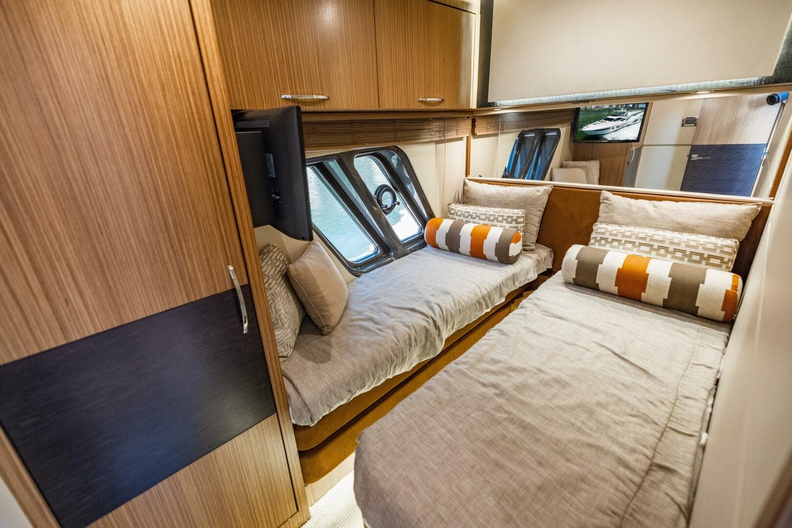 2016 Sea Ray L650 Fly — photo 43