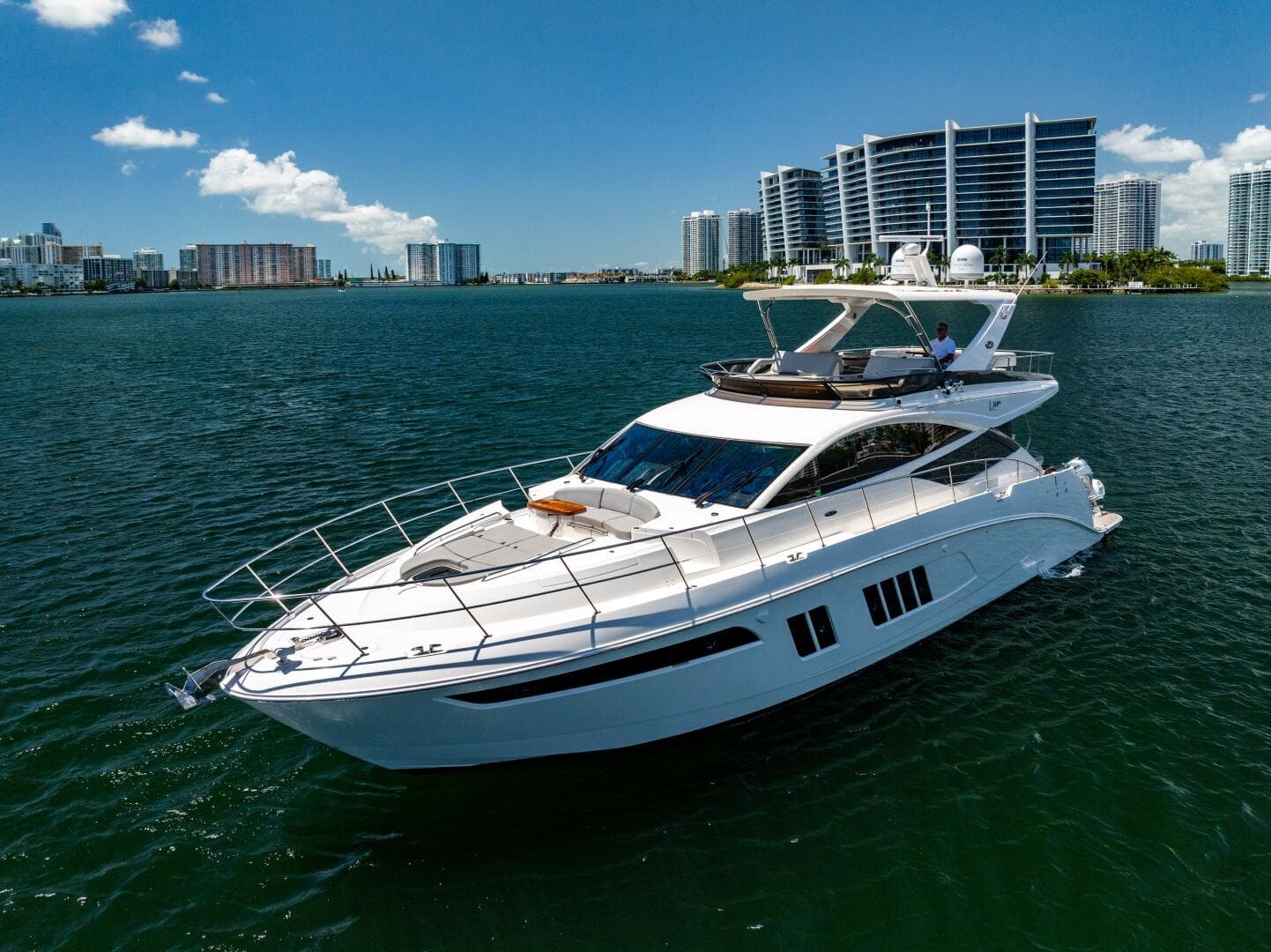 2016 Sea Ray L650 Fly — photo 2